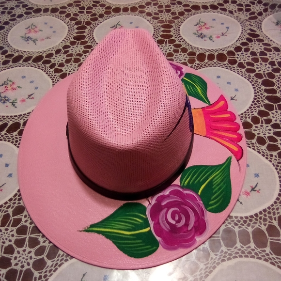 Hand painted hat size large - Picture 3 of 4